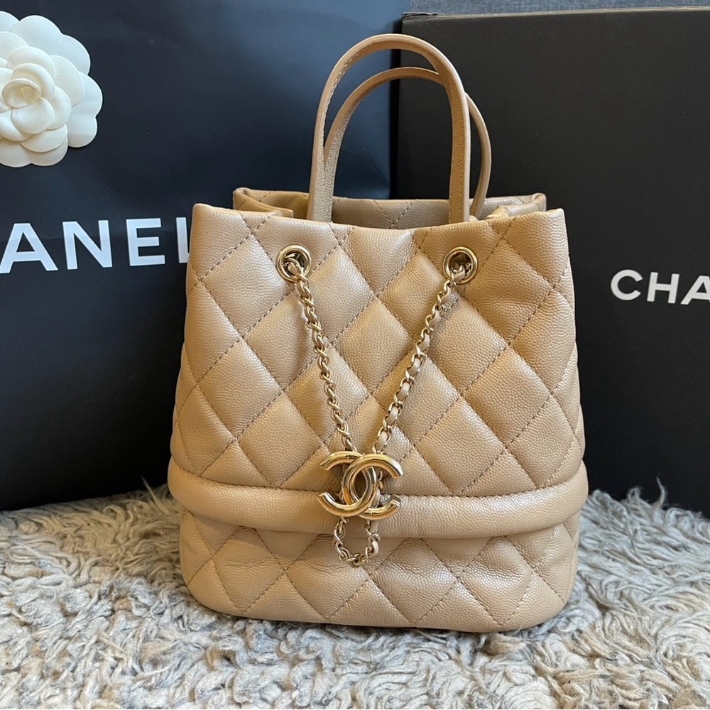 Chanel Caviar Quilted Rolled-Up Bucket
Drawstring Bag (100% authentic)